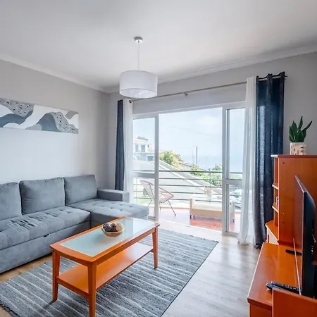 Ocean Breeze Retreat *