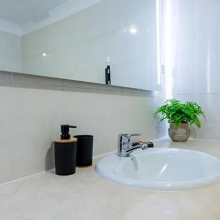 Apartment Ocean Breeze Retreat *